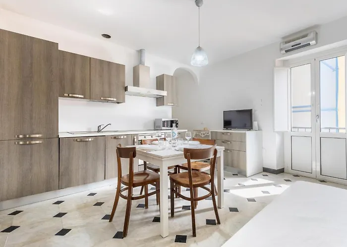 Hostdomus - Ca' Di Nava Alassio