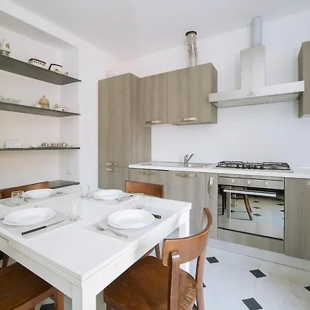 Hostdomus - Ca' Di Nava Casa de Férias Alassio