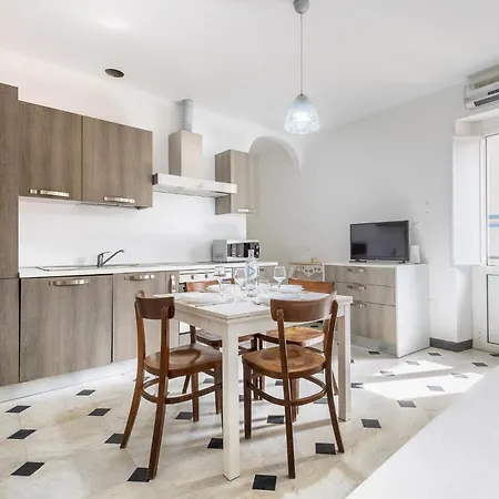 Hostdomus - Ca' Di Nava Alassio